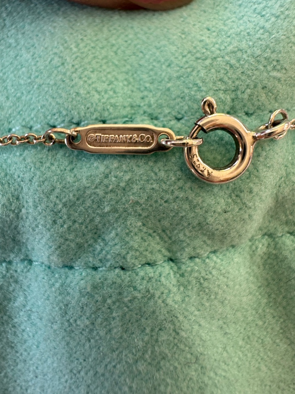 Tiffany & Co. mini hearts necklace - Picture 4 of 4